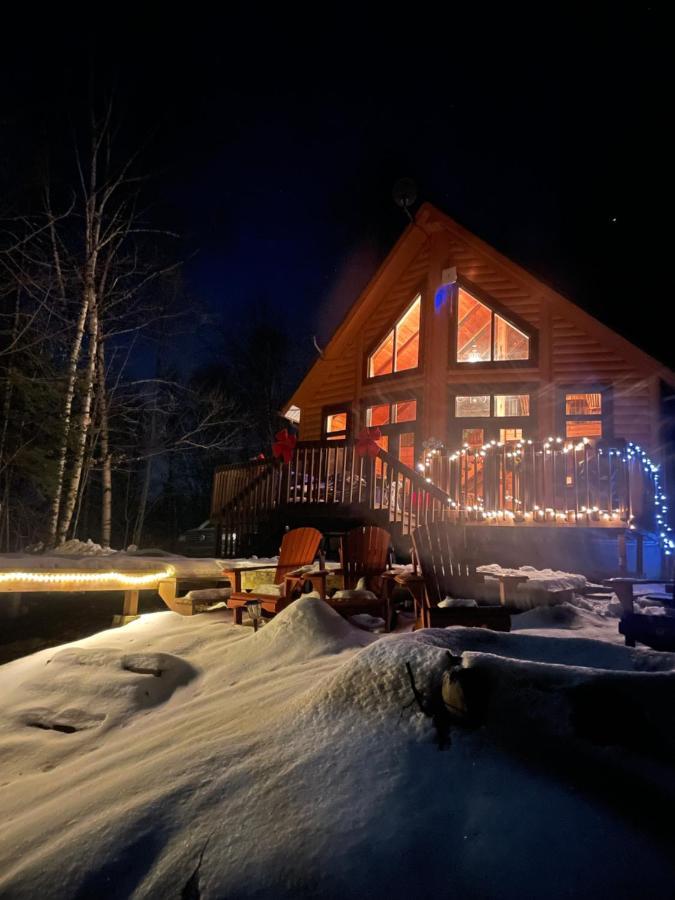 Joy'S Chalet - Hottub, Lake, & Cottage Val-des-Bois Exterior photo